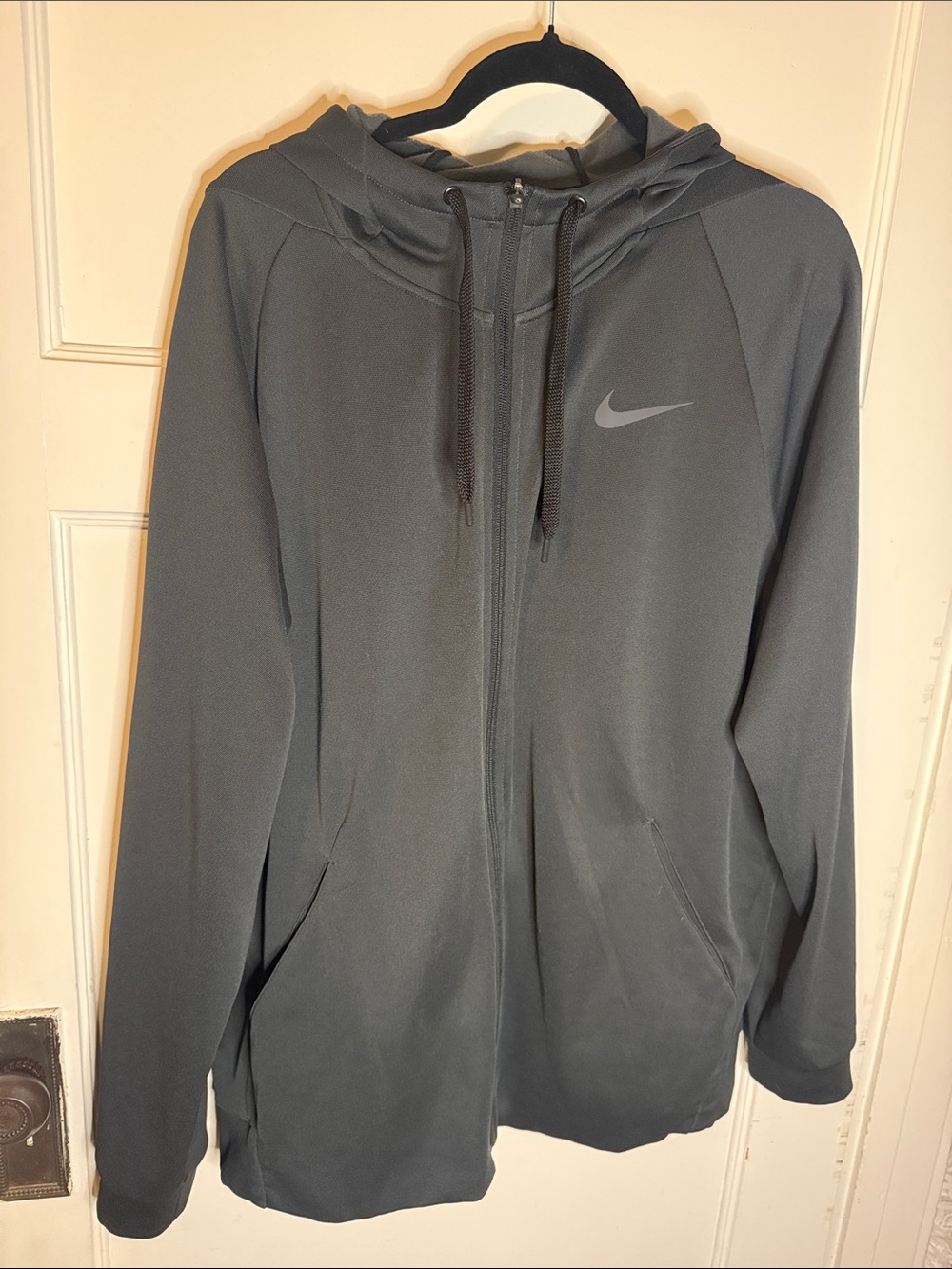 Nike Women’s Dark Gray Full-Zip Performance Hoodie XL